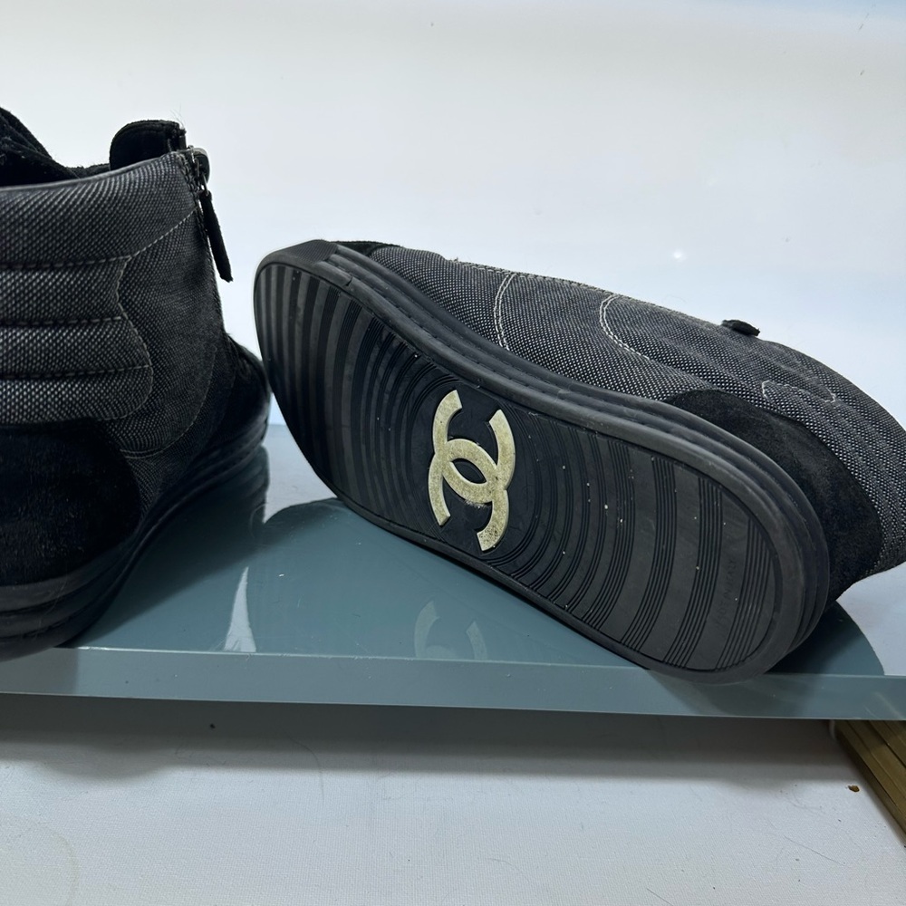 Vintage Y2K CHANEL Black and Gray High-Top Sneakers 43 - Picture 7 of 8